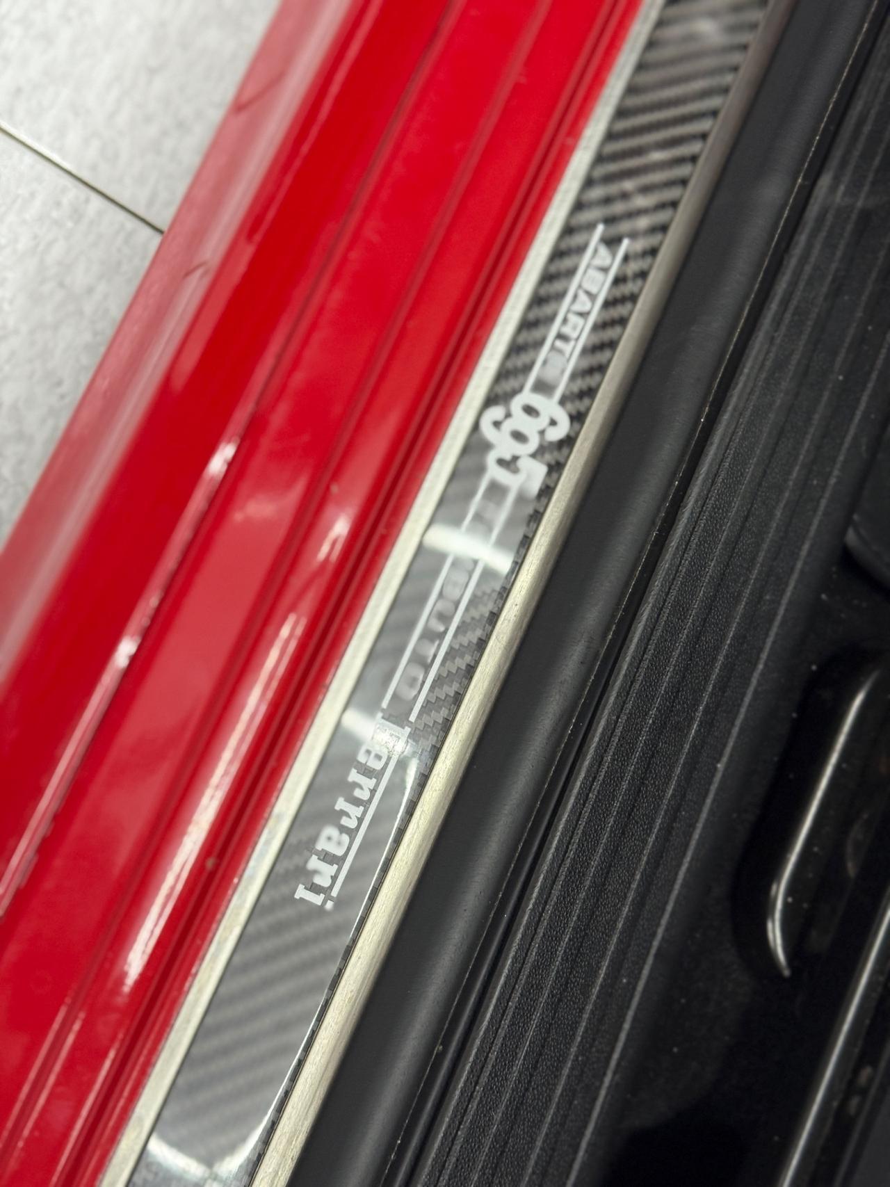 Abarth 695 ABARTH 695 TRIBUTO FERRARI 1.4 TURBO T-JET SERIE NUMERATA