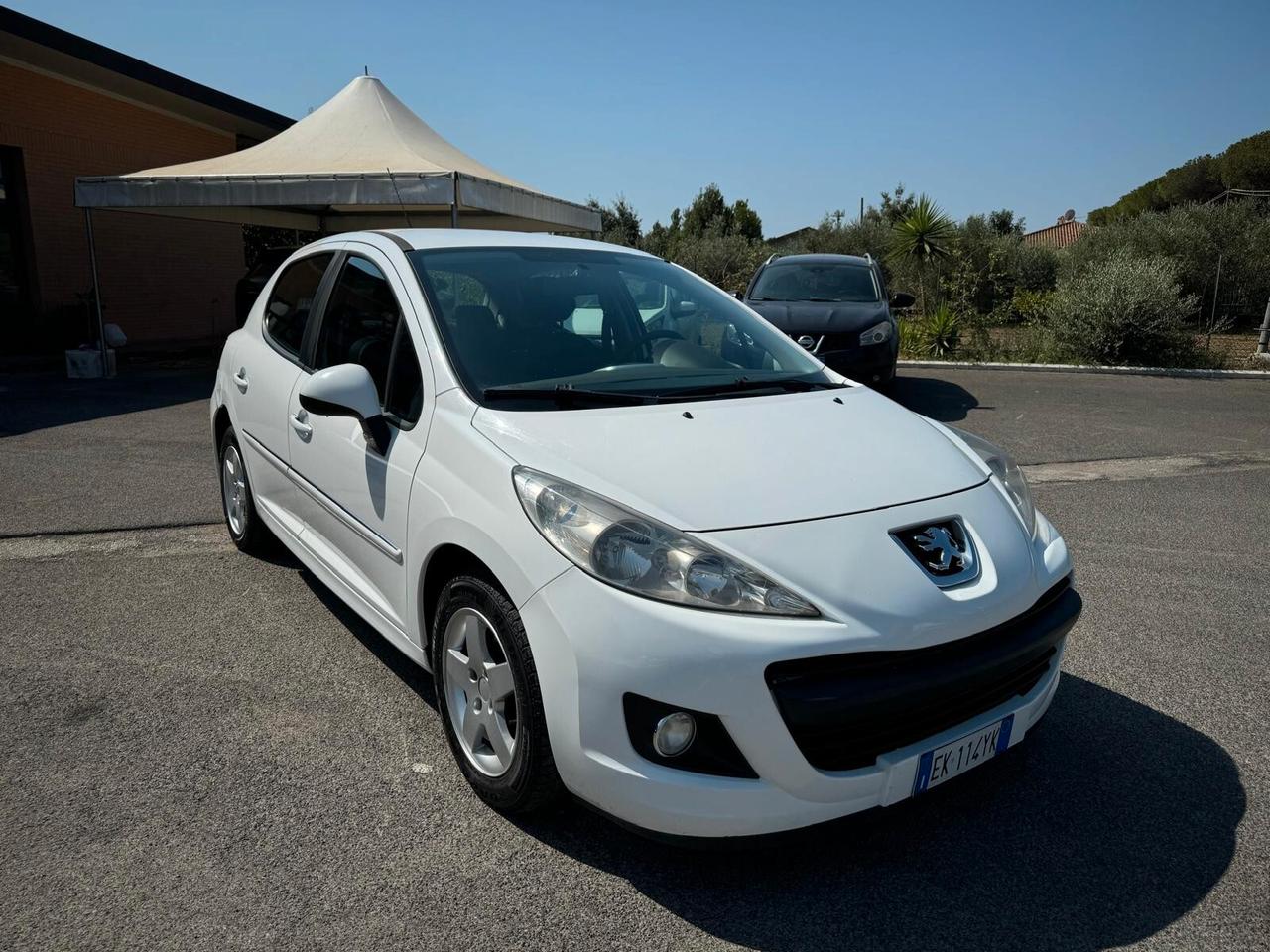 Peugeot 207 1.4 BENZ 5 PORTE NEOPATENTATI 2011