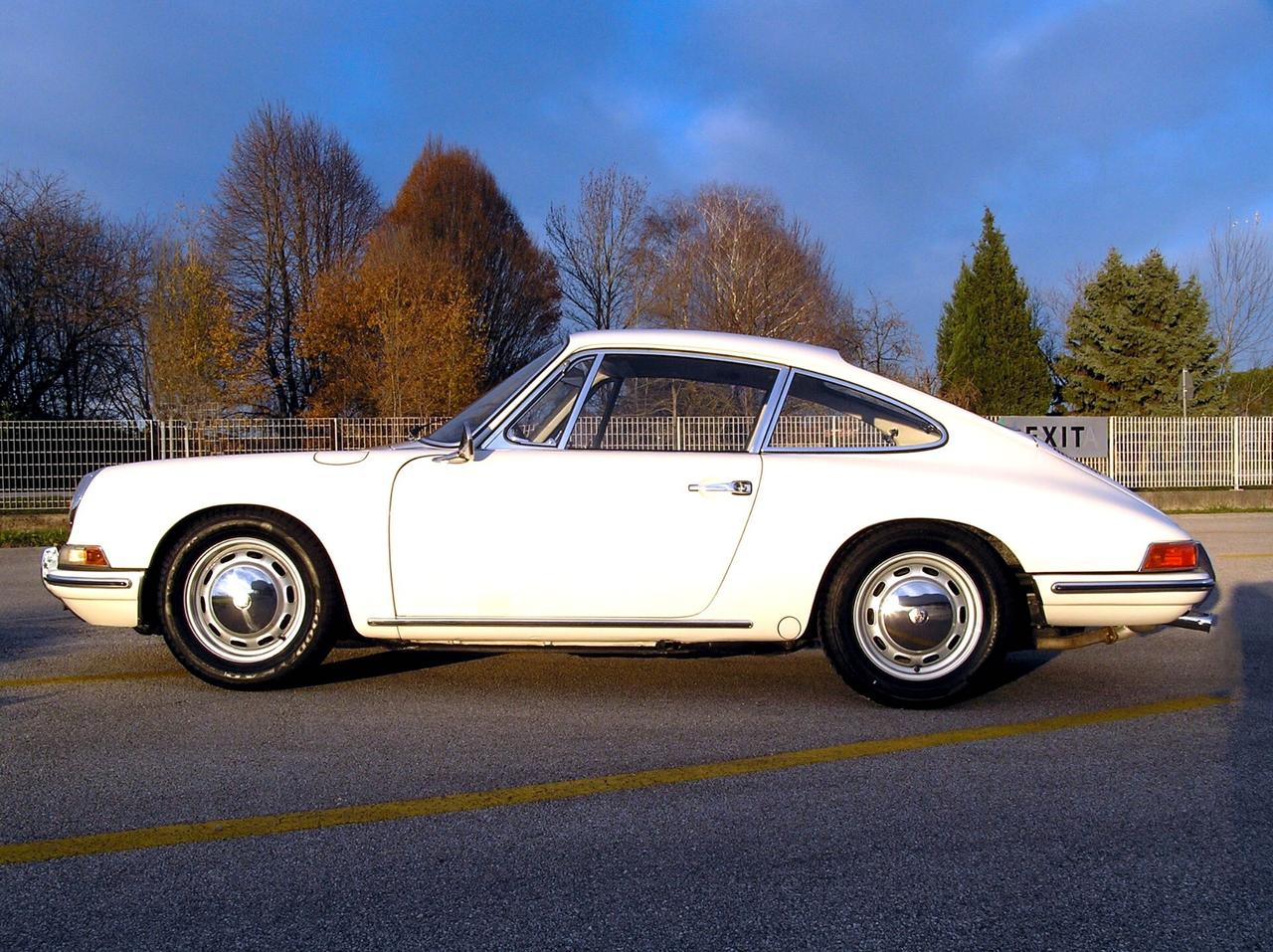 Porsche 911 Carrera T 2.0 Karmann SWB-Matching-Italiana