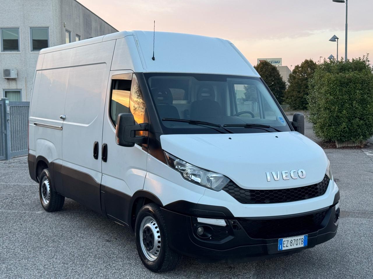 Iveco Daily 35s15 2.3 HPT 146cv L2H2