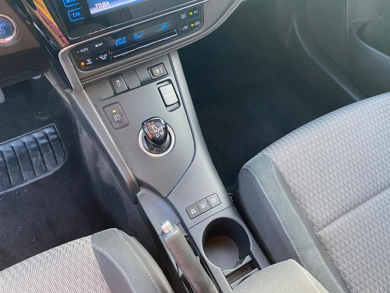 Toyota Auris 1.8 Hybrid Lounge *45.700 km