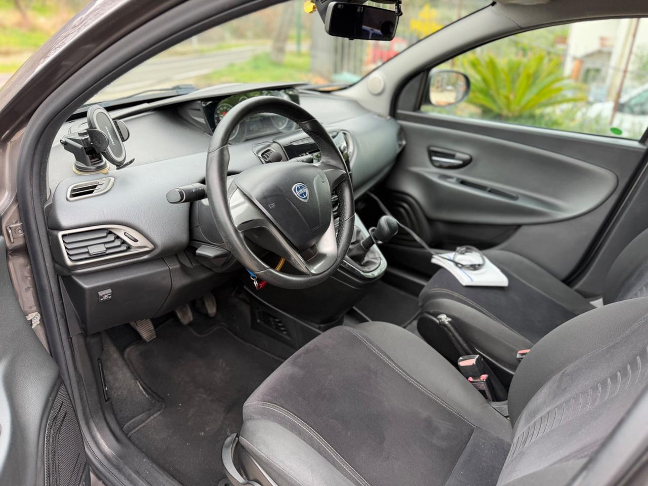 Lancia Ypsilon 1.2 69 CV 5 porte GPL Ecochic Gold