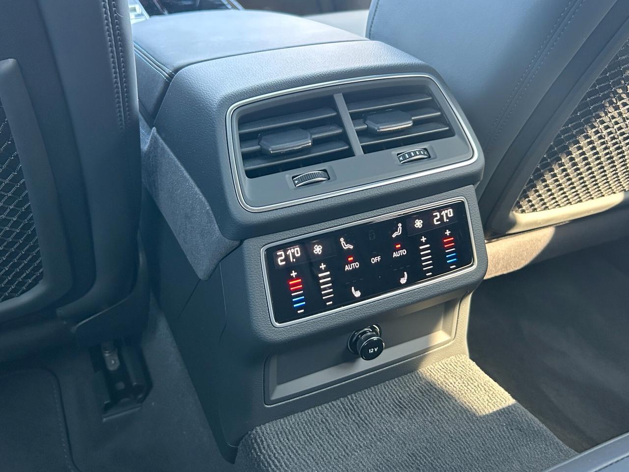 Audi RS6 Avant 4.0 mhev performance quattro tiptronic KM0