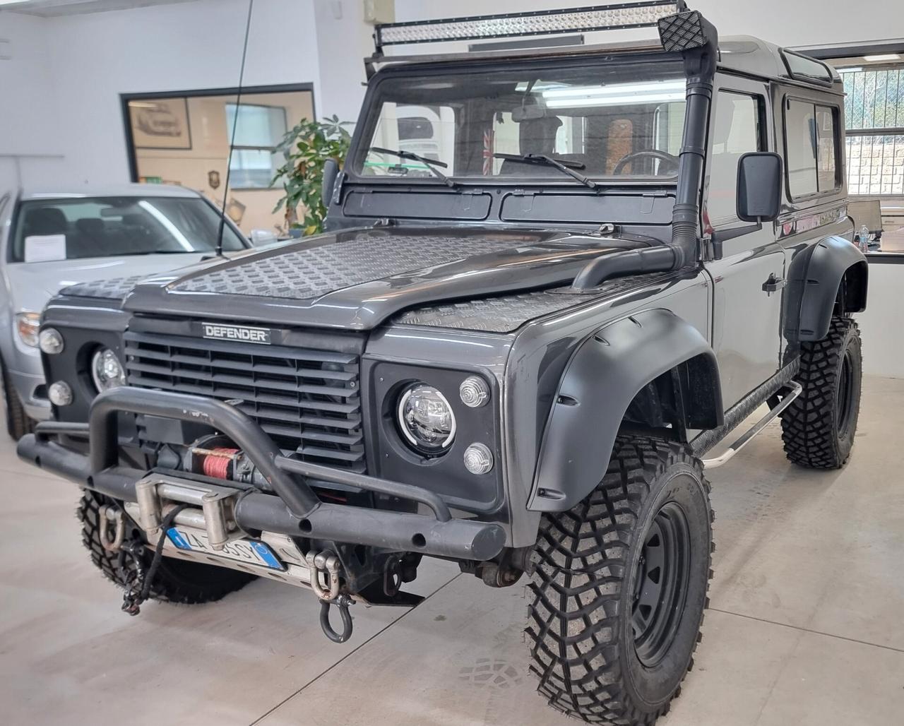 Land Rover Defender