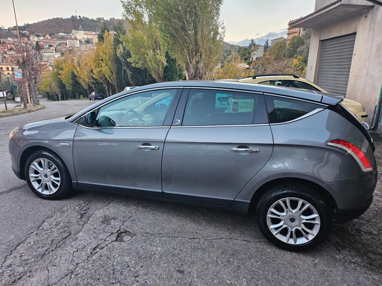 Lancia Delta 1.6 MJT DPF 169.000km 2009