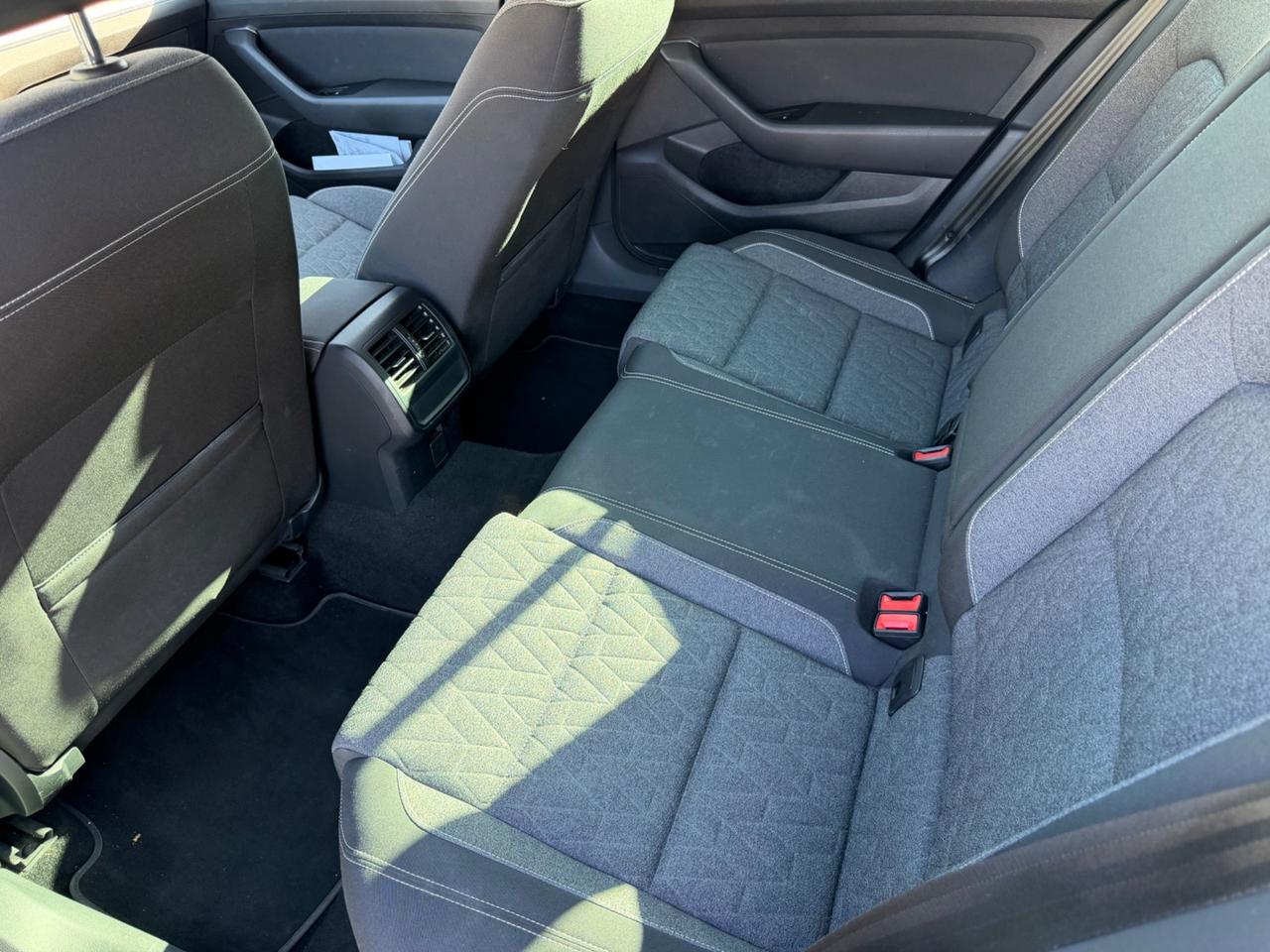 Volkswagen Passat Variant 2.0 TDI SCR 122 CV EVO DSG Business
