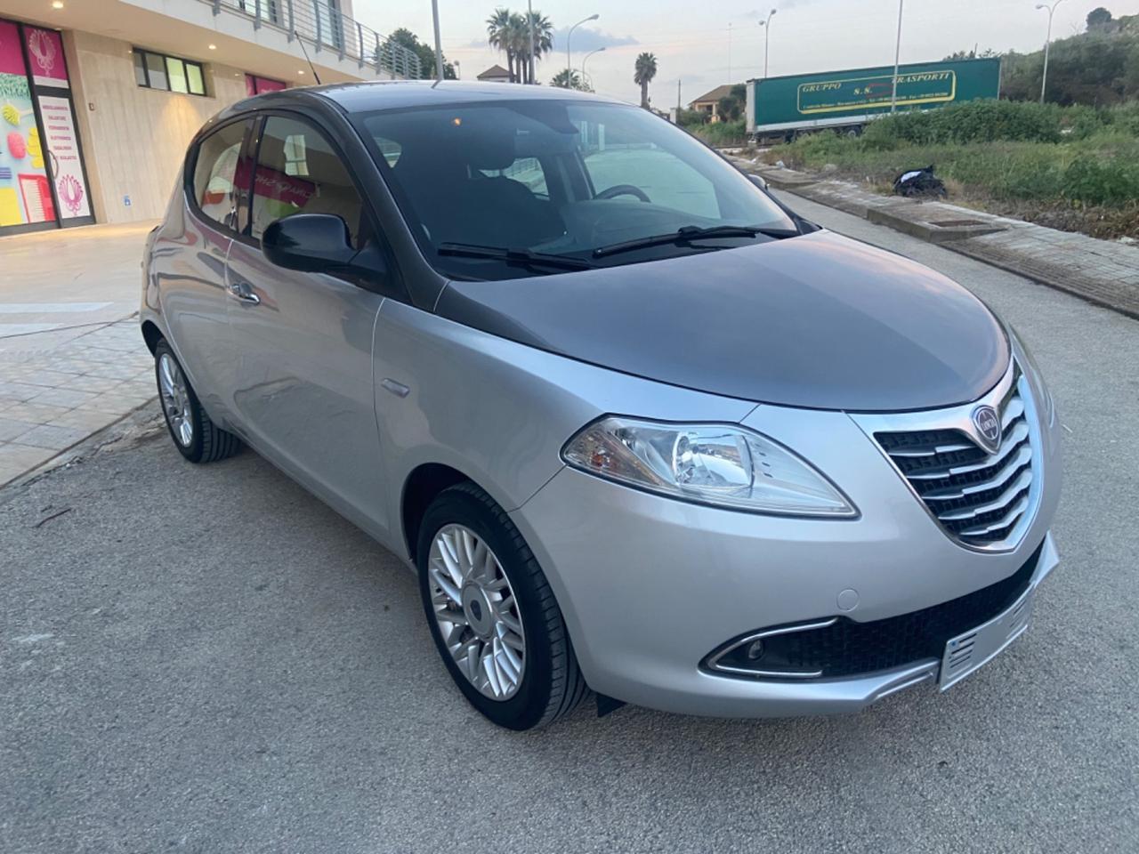 Lancia Ypsilon 1.2 69 CV 5 porte S&S Gold