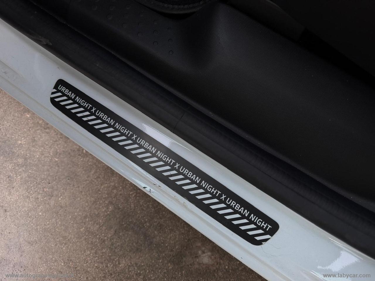 RENAULT Twingo SCe 65 CV Urban Night PARI NUOVO!