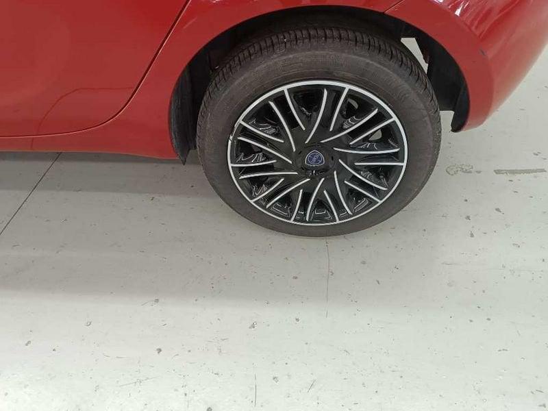 Lancia Ypsilon New 5 porte My24 1.0 Firefly 70 CvStart&Stop Hybrid Oro