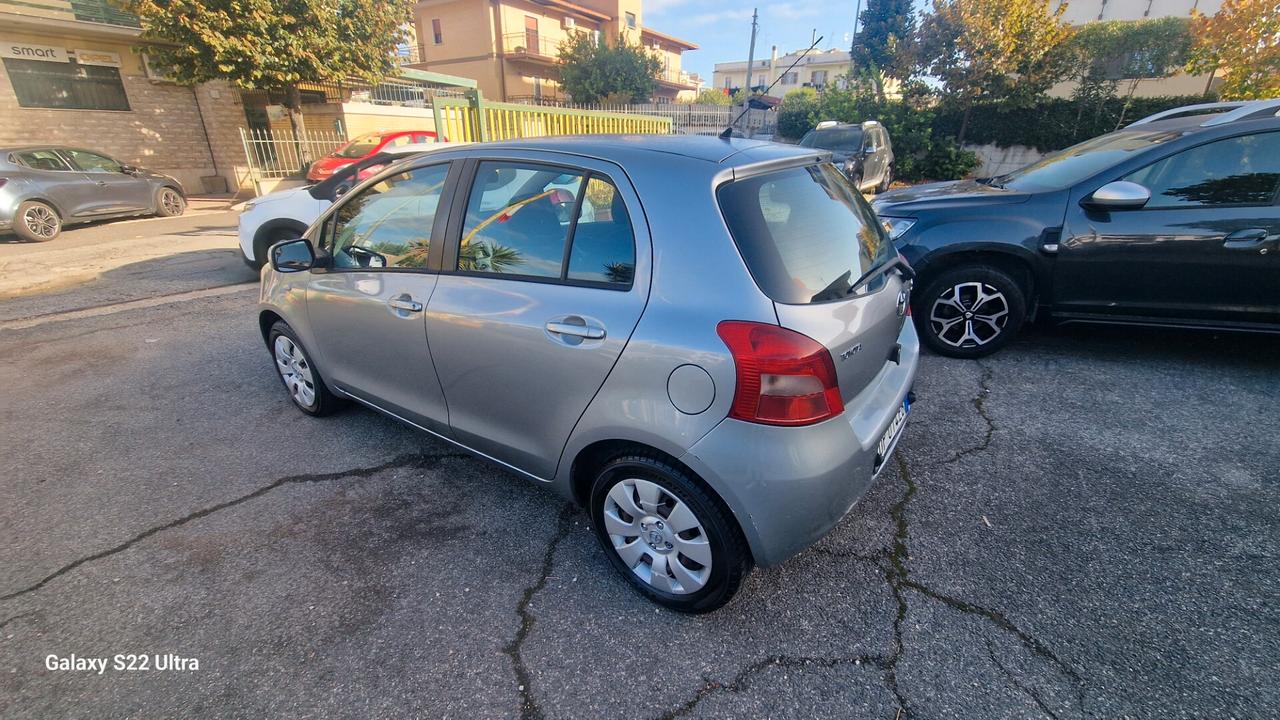 Toyota Yaris 1.0 5 porte Sol