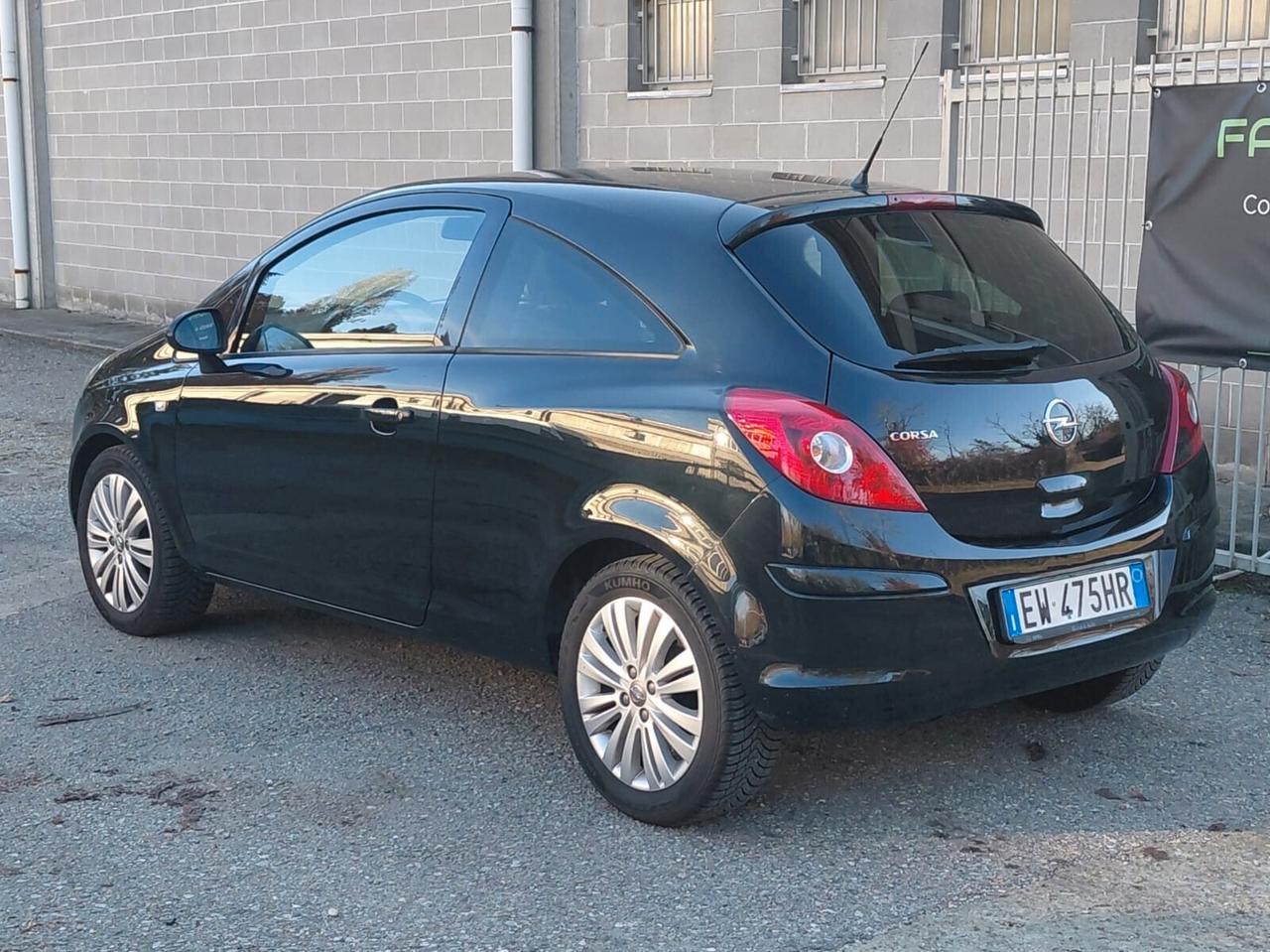 Opel Corsa 1.2 benzina UNICO PROPRIETARIO (Neopatentati)