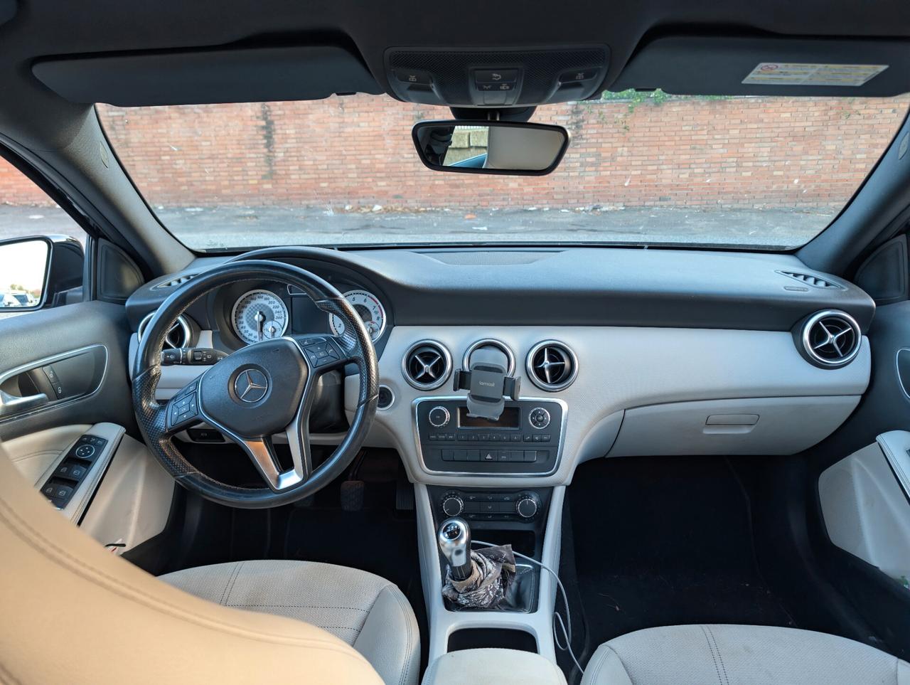 Mercedes-benz A 180 BlueEFFICIENCY Premium
