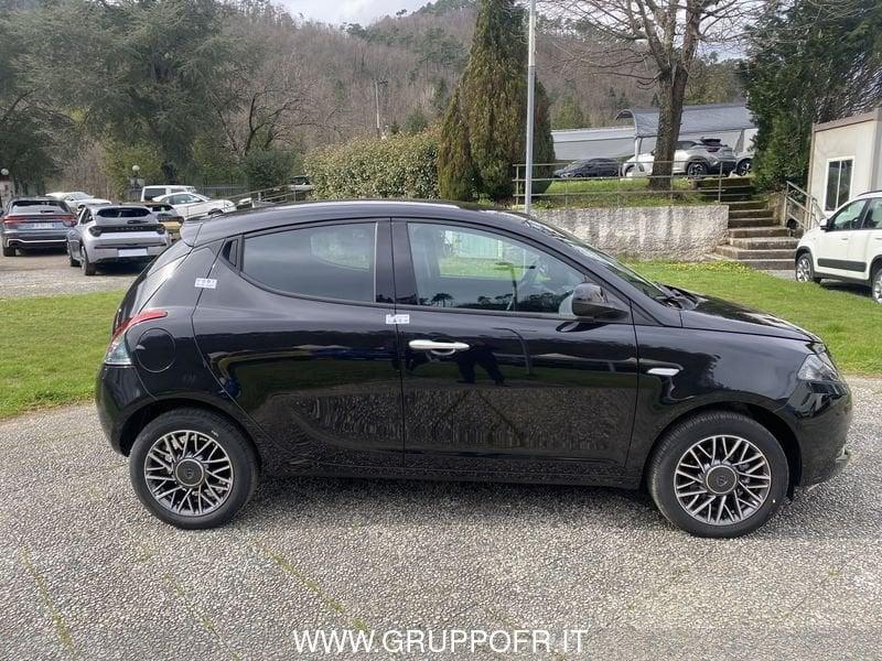 Lancia Ypsilon 1.0 FireFly 5 porte S&S Hybrid Platino