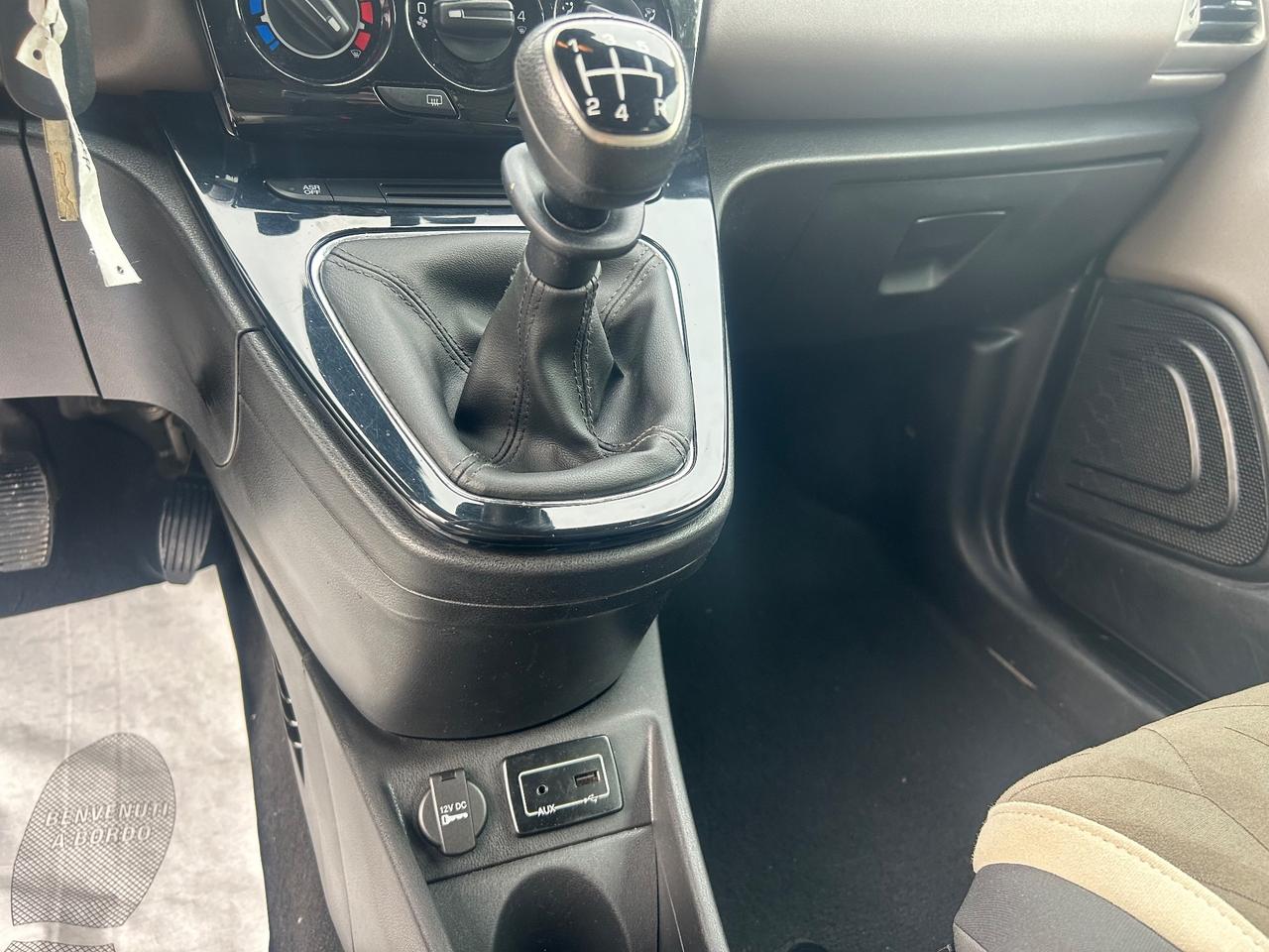 Lancia Ypsilon 1.2 5P *95000KM* NAVI Opening Edition