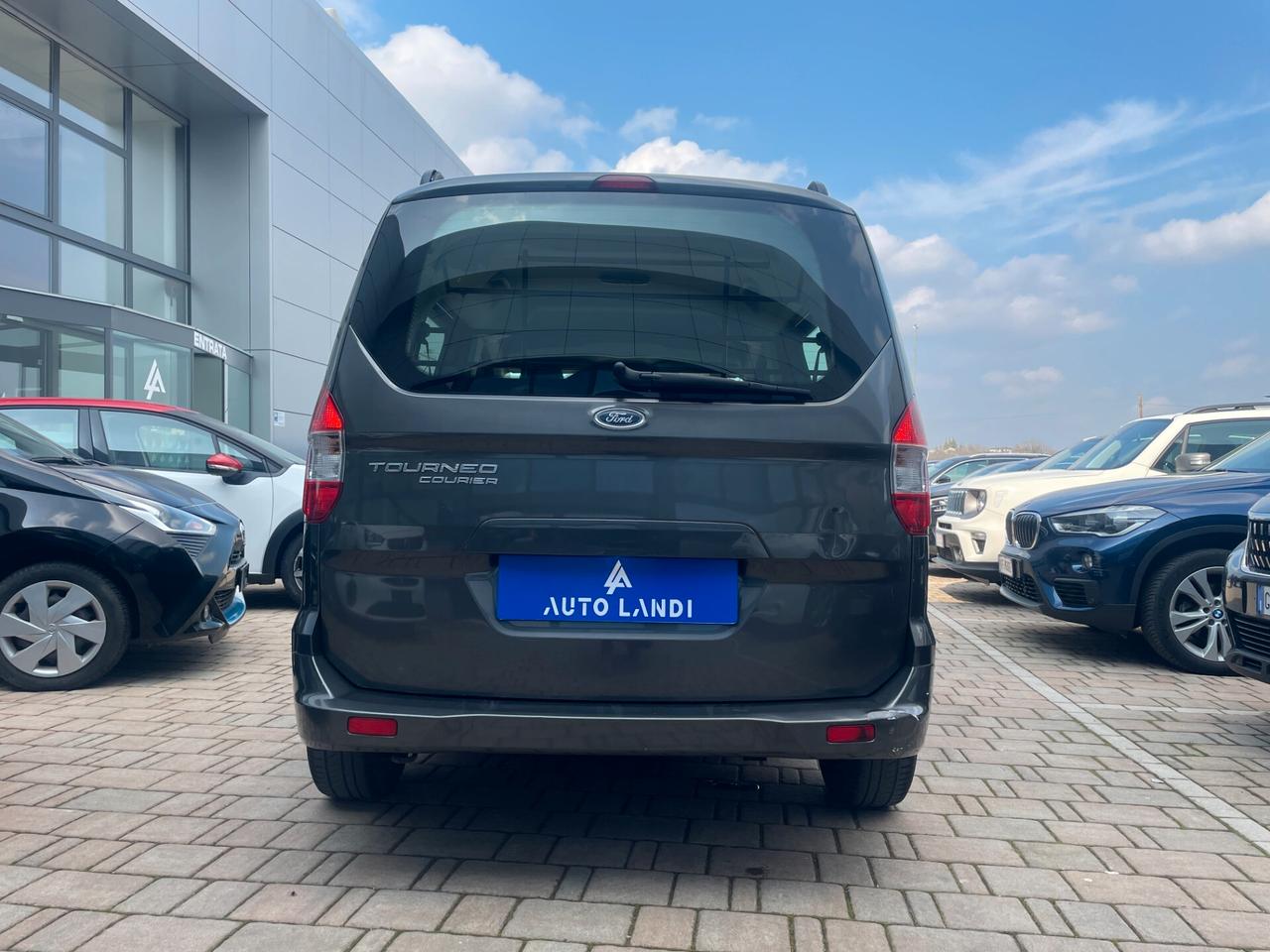 FORD Tourneo Courier 1.5 tdci 75cv titanium E5