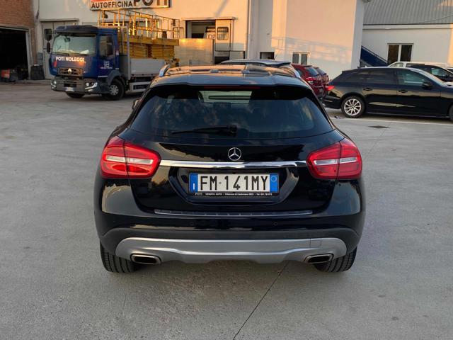 MERCEDES-BENZ GLA 180 Sport