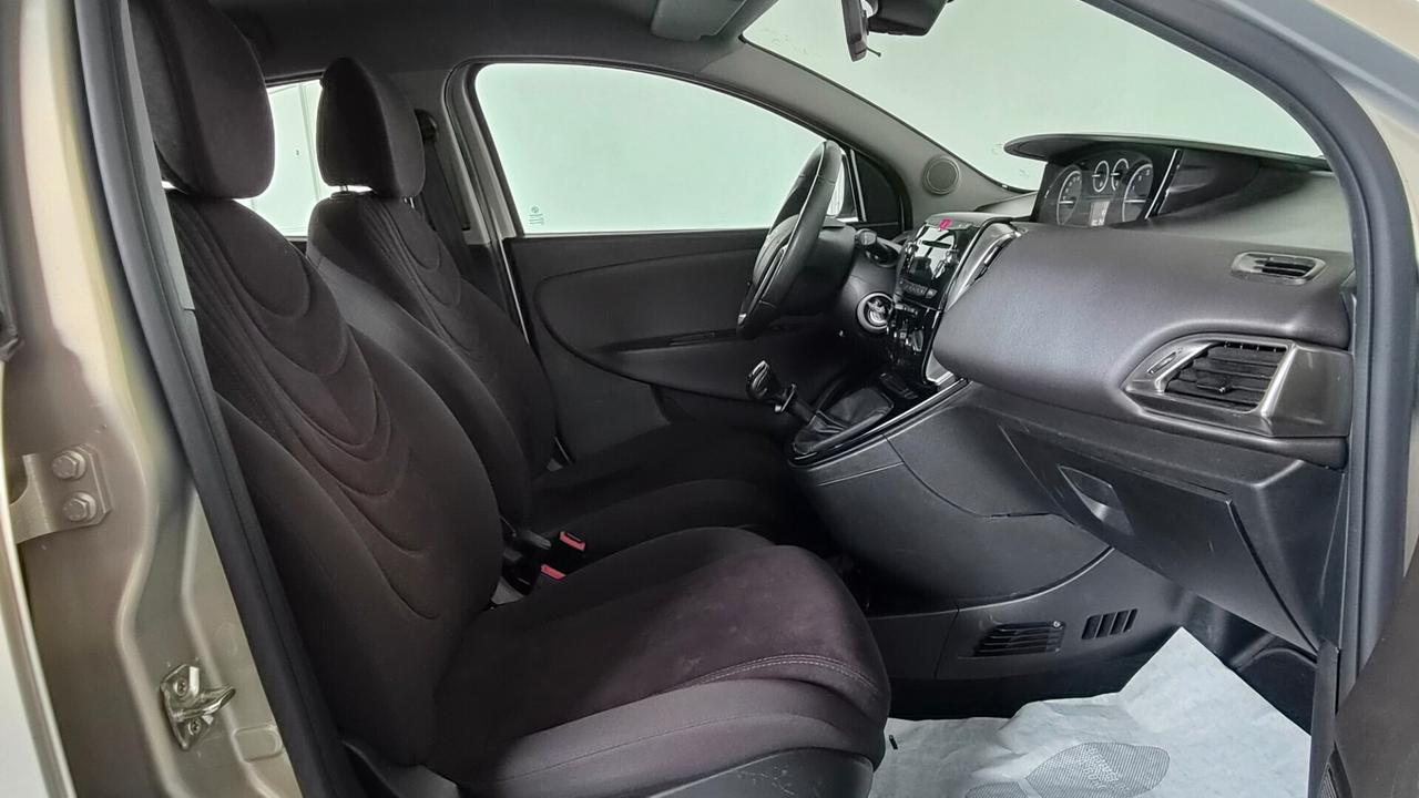 Lancia Ypsilon 1.2 69 CV 5 porte S&S Gold
