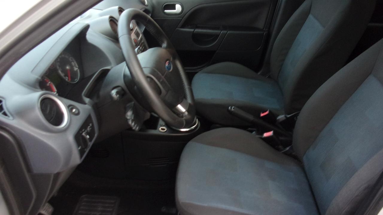Ford Fiesta 1.4 TDCi 5p. Titanium