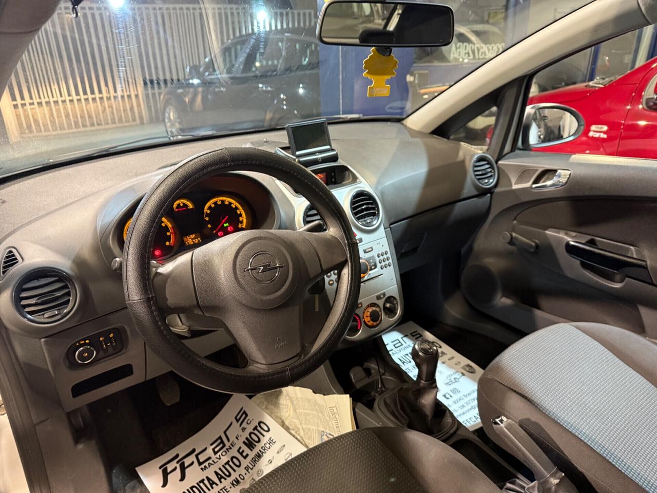 Opel Corsa 1.2 3 porte b-color