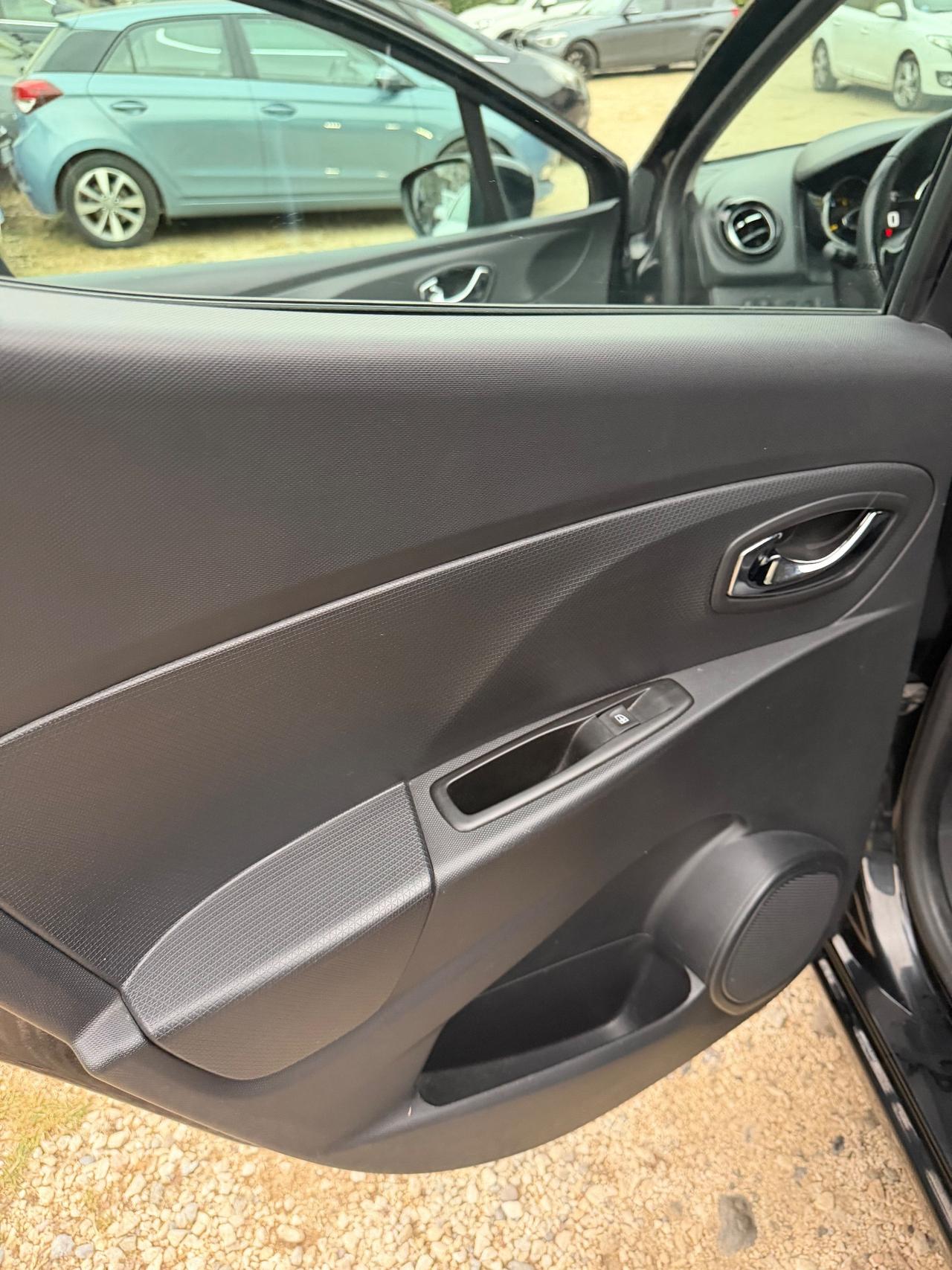 Renault CLIO 1.5 dCi 8V 5P LIVE KMCERT NEOPAT GARANZ