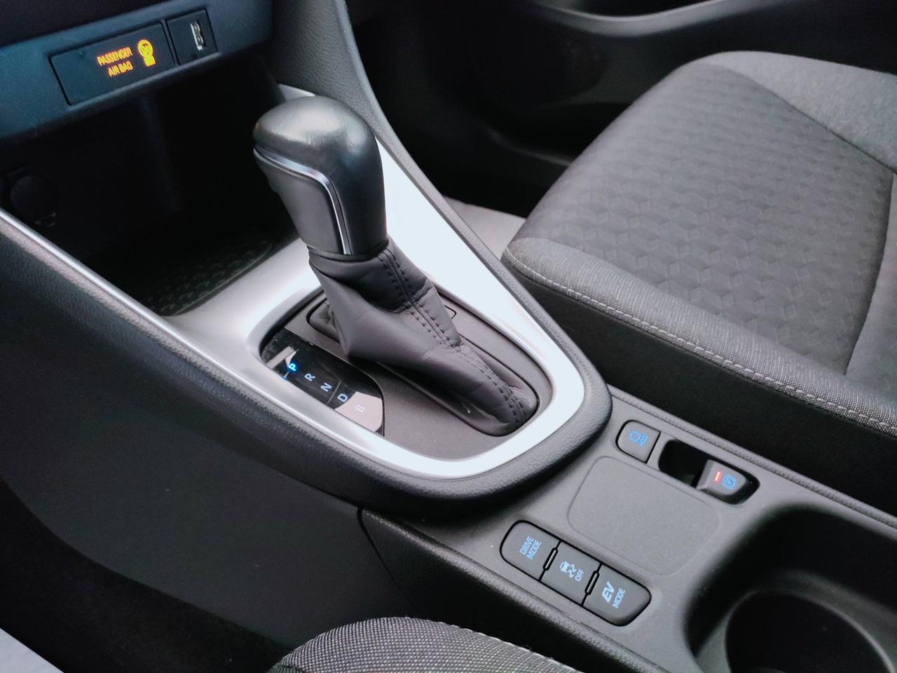 TOYOTA Yaris IV 2020 - Yaris 1.5h Active