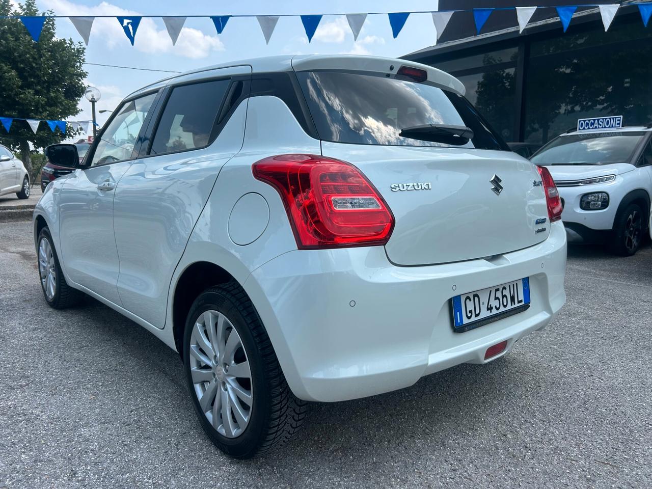 " UNA CHICCA " Suzuki Swift 1.2 Hybrid 4x4 AllGrip Top