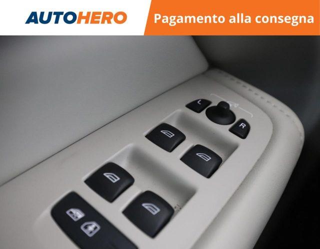 VOLVO XC60 B4 (d) AWD automatico Plus Dark