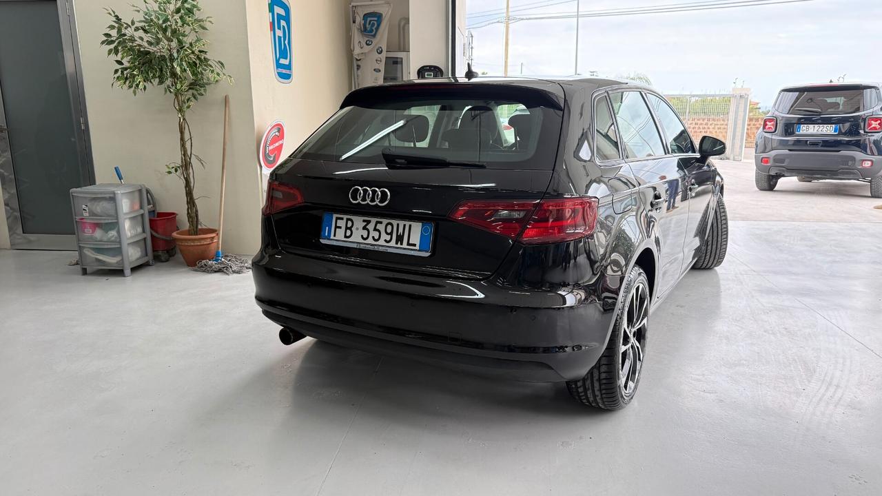 Audi A3 SPB 1.6 TDI 105 CV CR Ambition