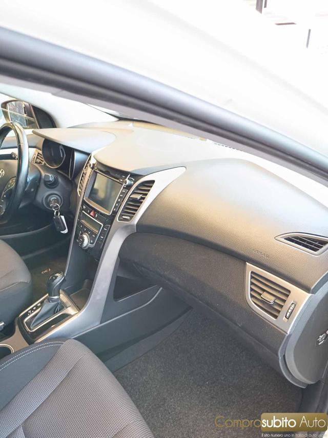 HYUNDAI i30 1.6 CRDi 5p. Comfort A/T