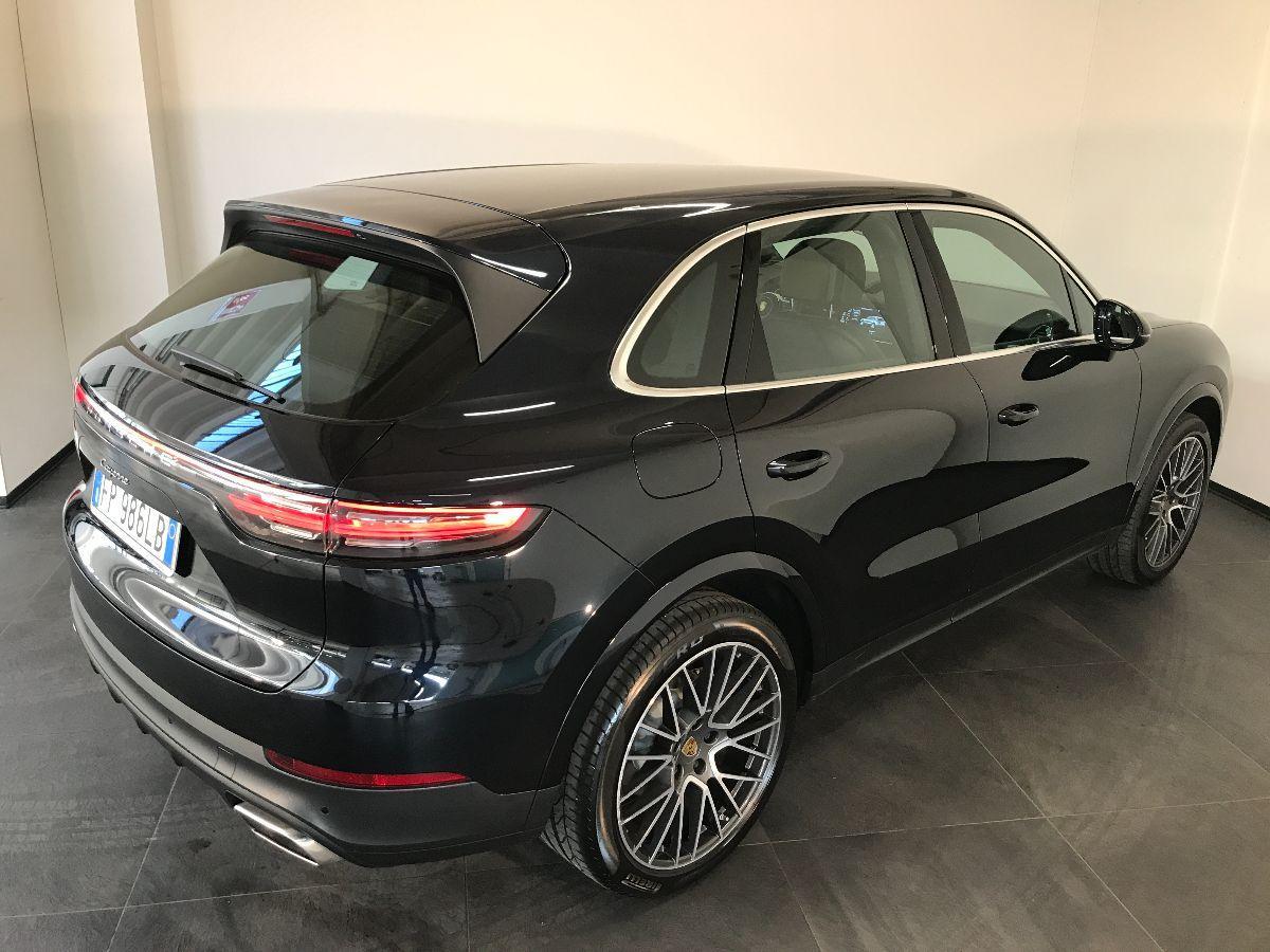 PORSCHE Cayenne 3.0 V6