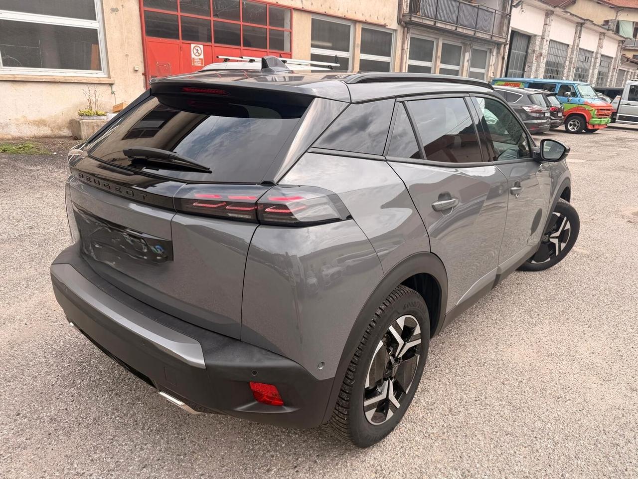 Peugeot 2008 PureTech 130 S&S EAT8 GT