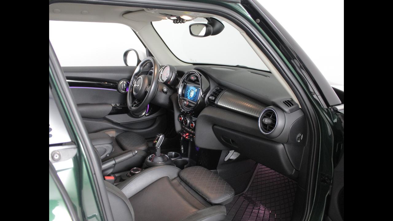 MINI Mini IV F55 2018 5p - Mini 5p 2.0 Cooper SD Business auto