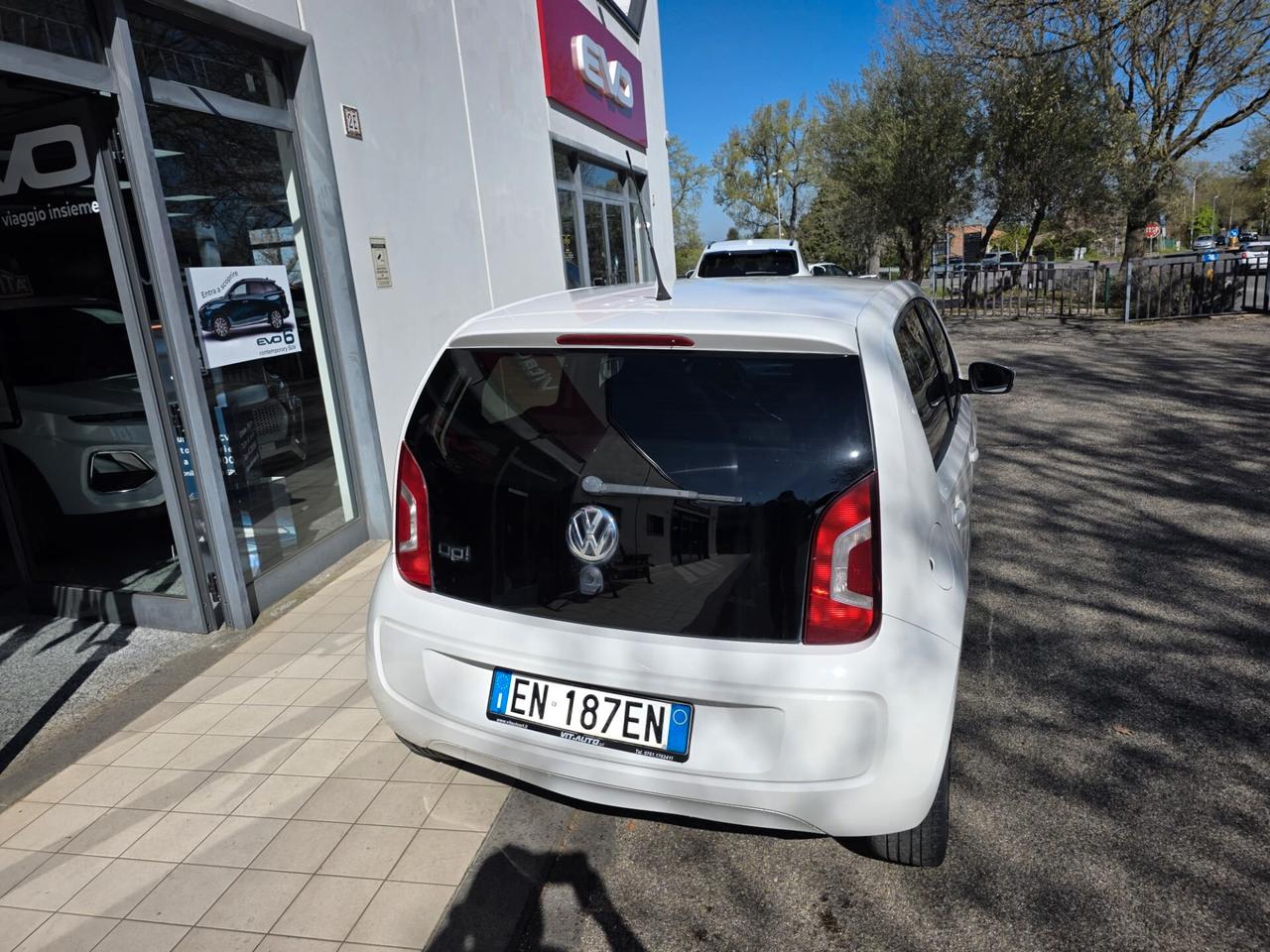 Volkswagen up! 1.0 75 CV 5p. high