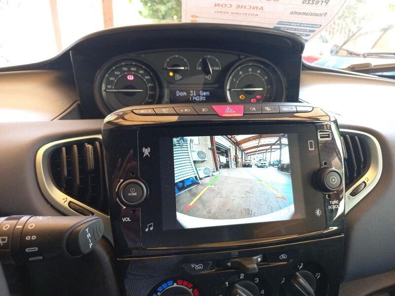 Lancia Ypsilon New 5 porte My24 1.0 Firefly 70 CvStart&Stop Hybrid Oro