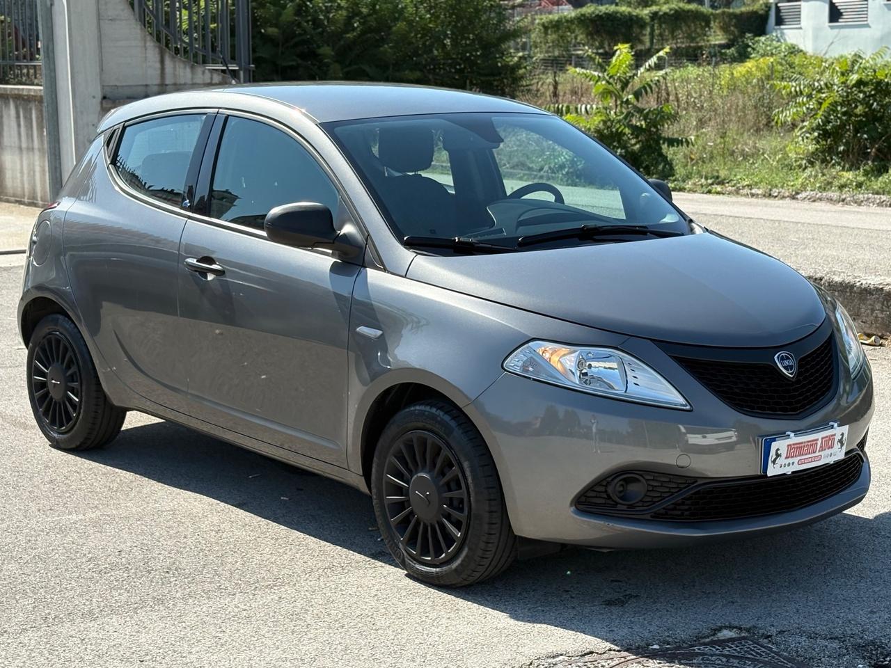 Lancia Ypsilon 1.2 69CV GPL ORIGINALE Ecochic Elefantino Blu