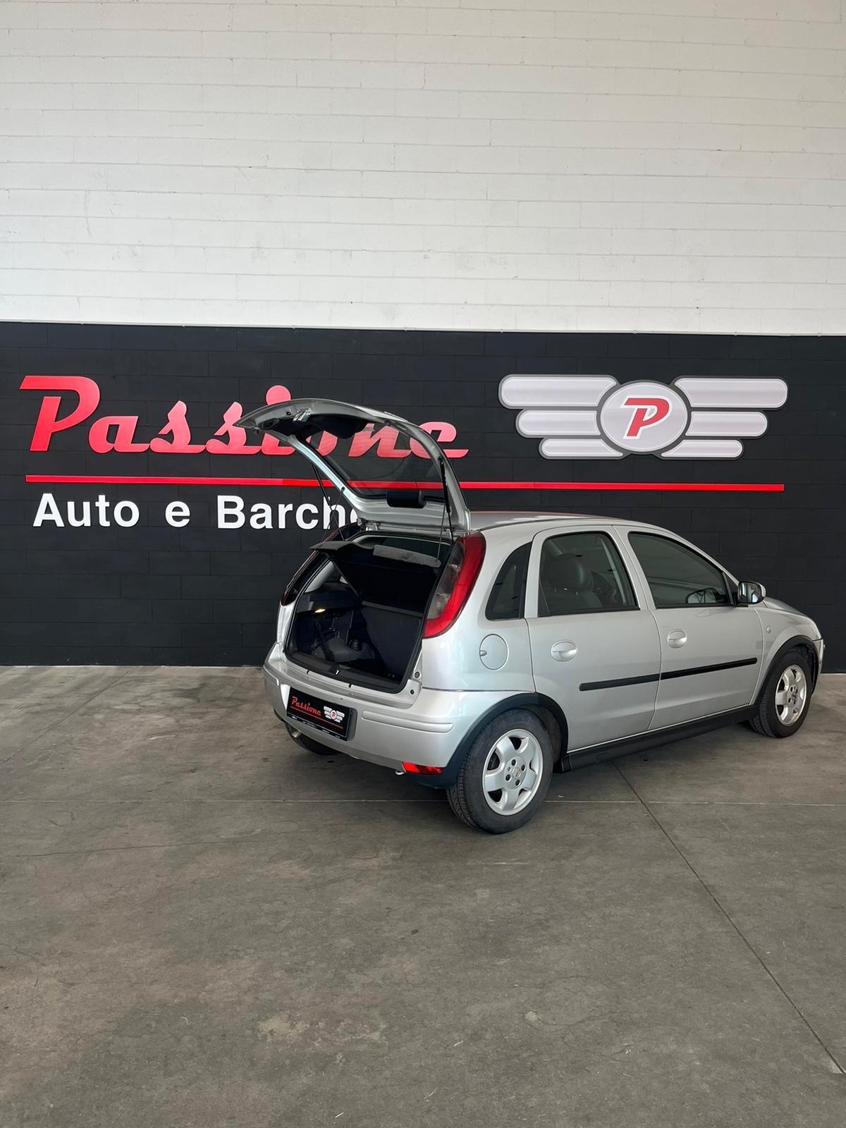 Opel Corsa 1.4i 16V cat 5 porte Cosmo