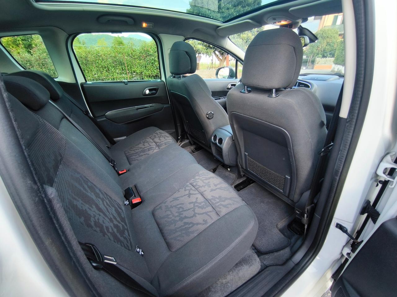 PEUGEOT 3008 HDI- ALLURE -CAMBIO AUTOMATICO