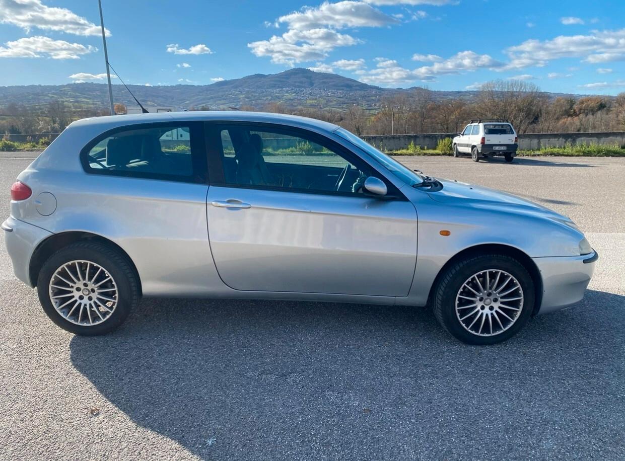 Alfa Romeo 147 1.9 JTD (115 CV) cat 3p. Distinctive