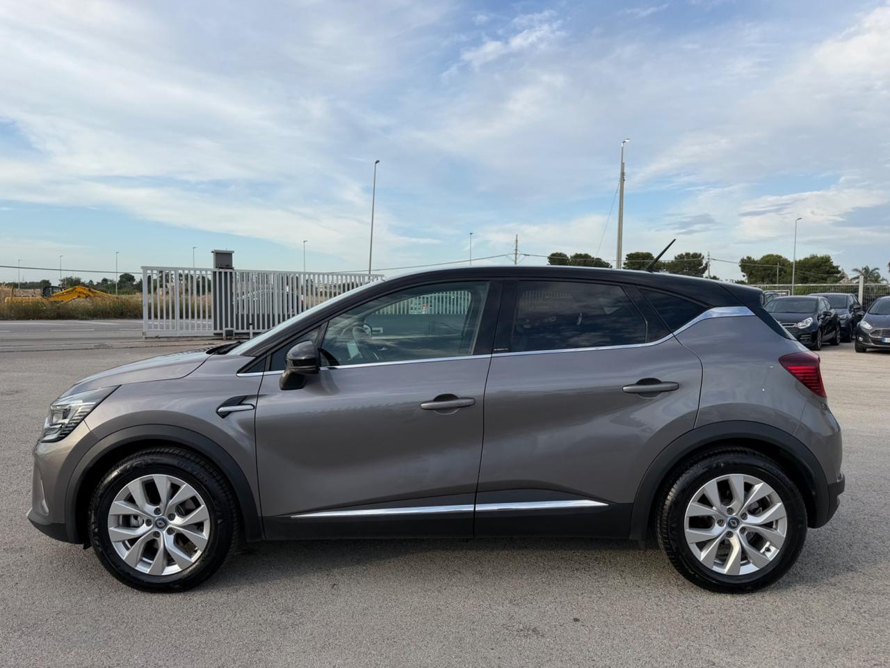 RENAULT CAPTUR FULL HYBRID INTENS FULL LED MY21