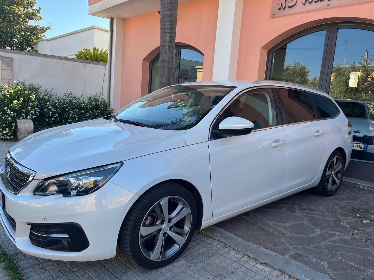 Peugeot 308 PureTech Turbo 130 S&S SW Allure