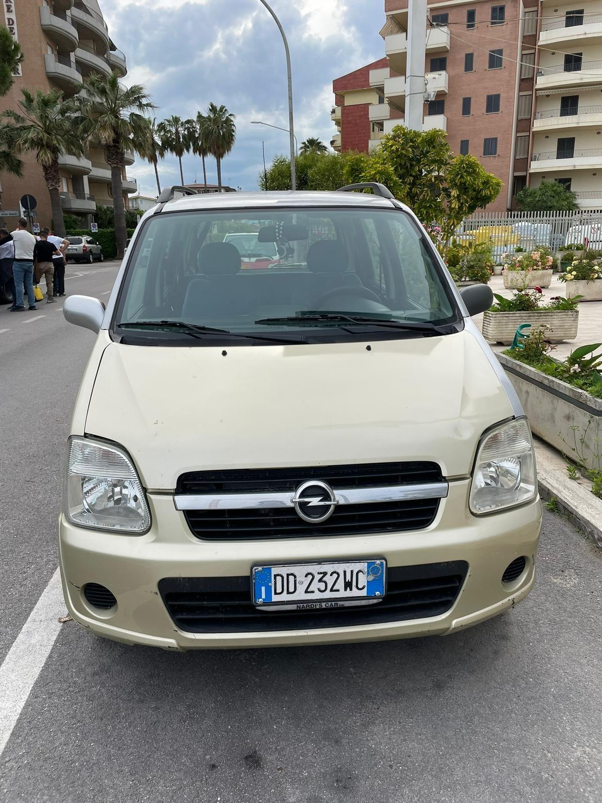Opel Agila 1.0 benzina neopatentati