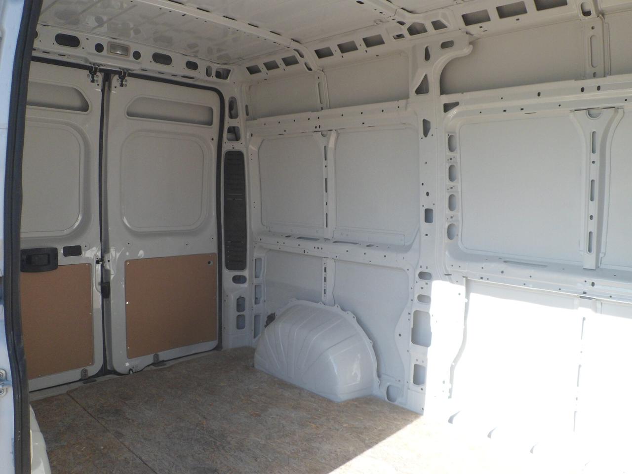 Fiat Ducato furgone medio alto
