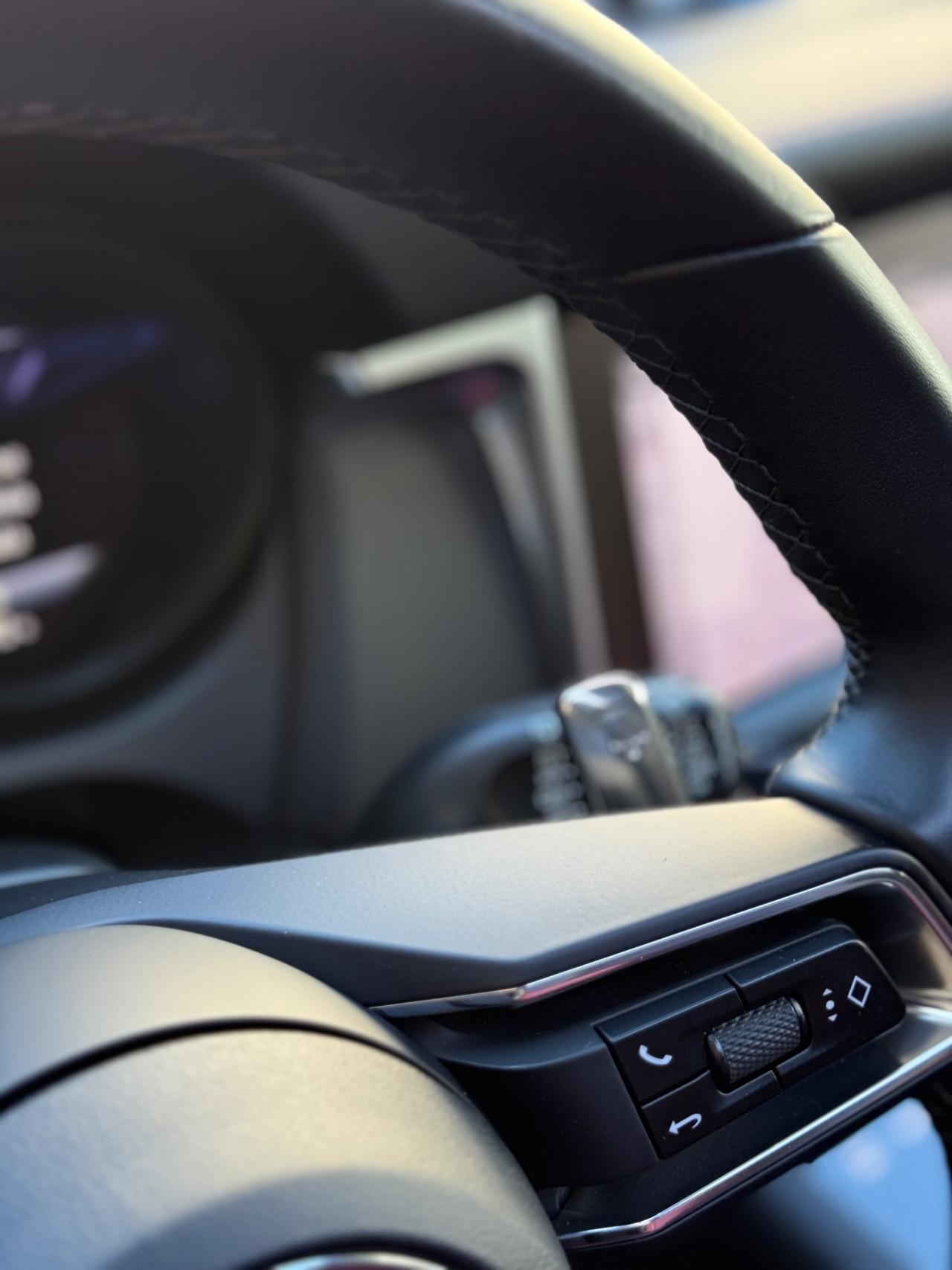 Porsche Macan 2.0 265cv TETTO - SCARICHI