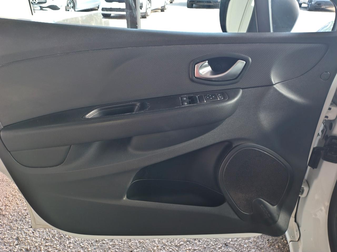 Renault Clio dCi 8V 75CV AUTOCARRO