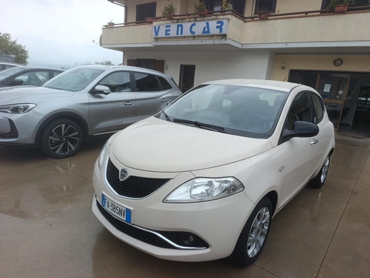 Lancia Ypsilon 1.2 69 CV 5 porte Gold