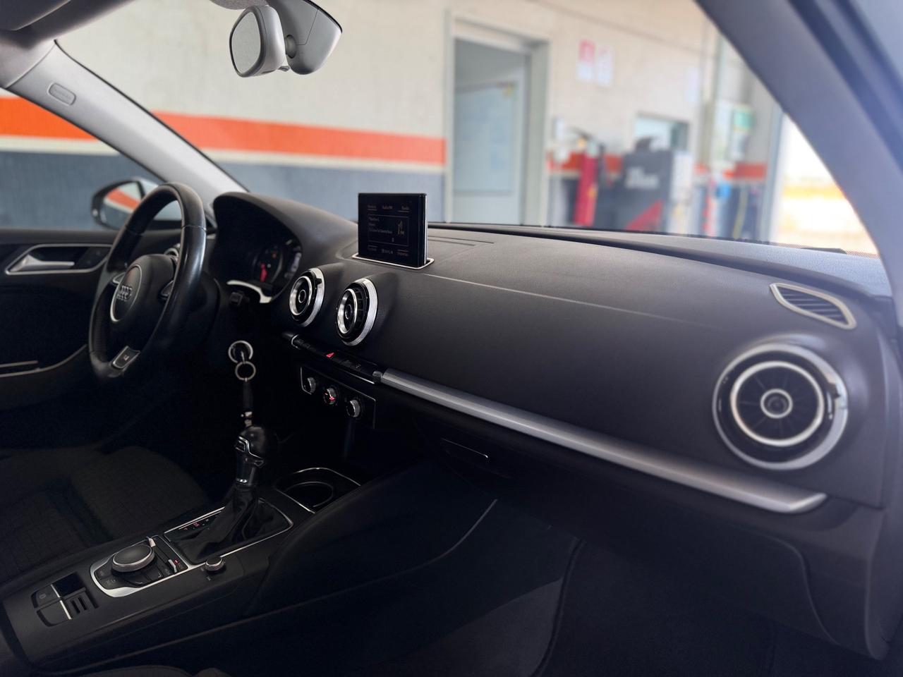 Audi A3 1.6 TDI S tronic Ambition NEOPATENTATI