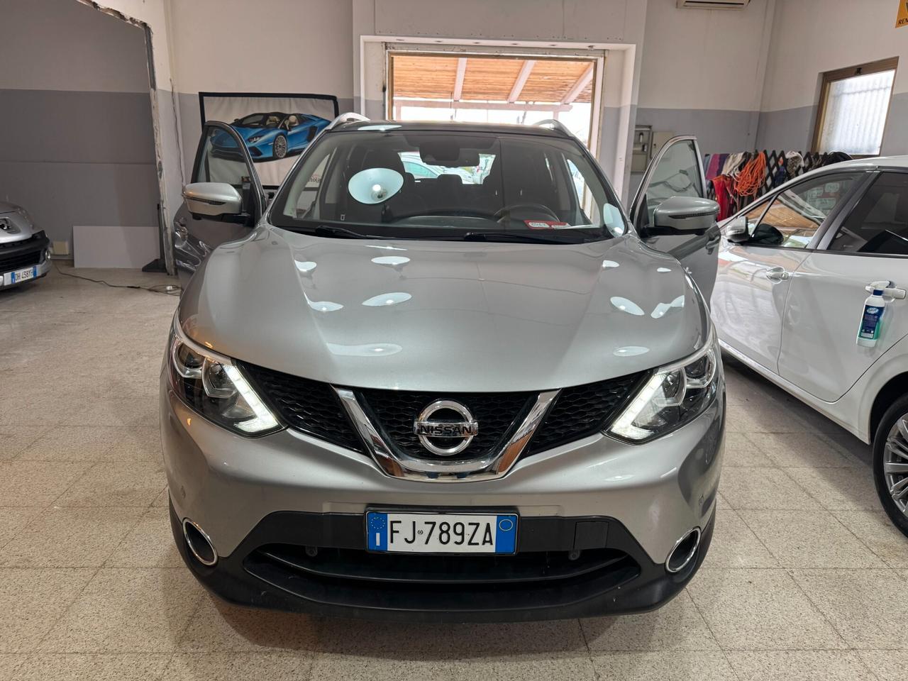 Nissan Qashqai 1.5 dCi N-Connecta TETTO-NAVI-XENON
