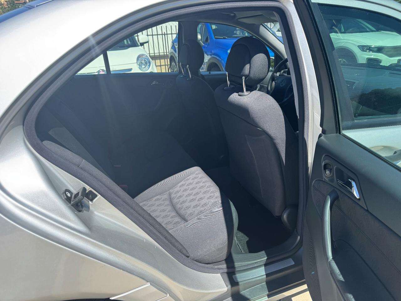 MERCEDES-BENZ C 200CDI CLASSIC/94.000KM
