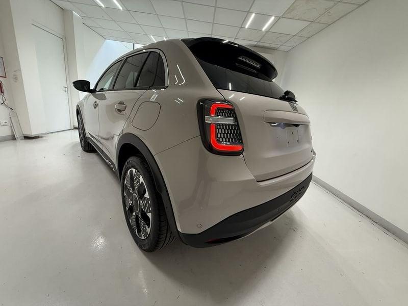 FIAT 600 600 1.2 hybrid La Prima Automatica