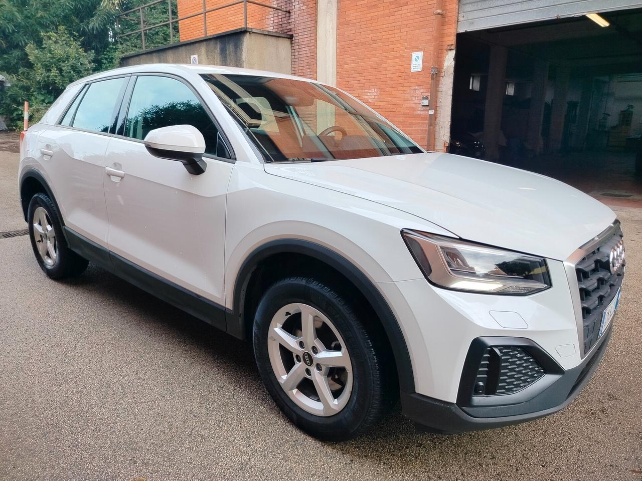 Audi Q2 35 TDI S tronic Business